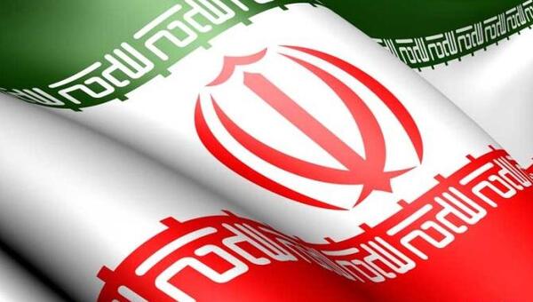 عکس پرچم ایران در حال حرکت