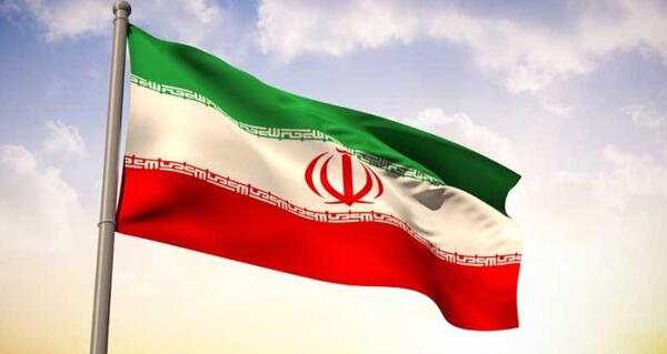 عکس پرچم ایران در حال حرکت