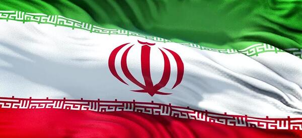 عکس پرچم ایران در حال حرکت