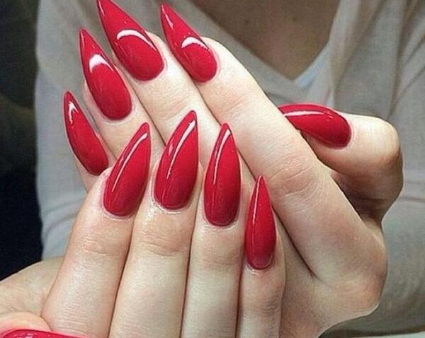 عکس طراحی ناخن قرمز