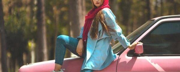عکس ژست عکاسی با ماشین پرشیا