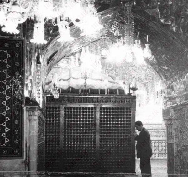 عکس سیاه و سفید از حرم امام رضا