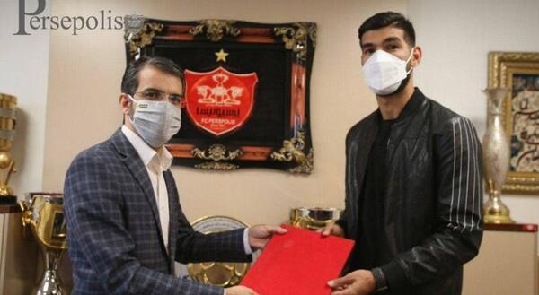 عکس شهریار مغانلو با لباس پرسپولیس