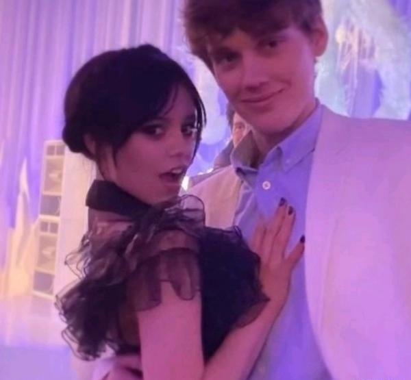 عکس ونزدی و تایلر برای پروفایل