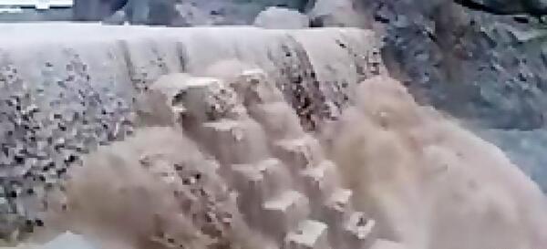 عکس باران قرمز