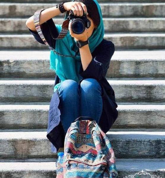 ژست عکس سلفی زنانه