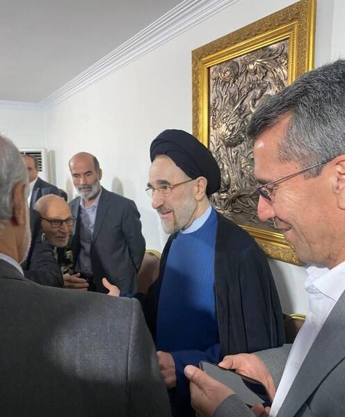 عکس با کراوات خاتمی