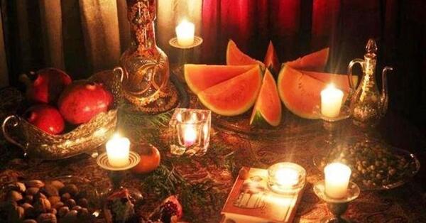 ایده عکس شب یلدا از کودک