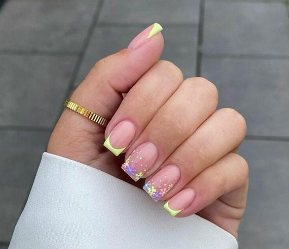 عکس کاشت ناخن طرح دار دخترانه