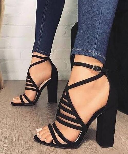 عکس کفش پاشنه بلند ساقدار