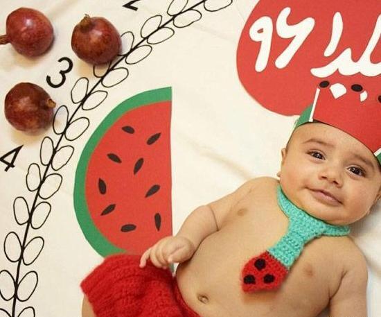 ایده عکس شب یلدا برای نوزاد