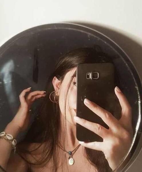 عکس جلو آینه فیک