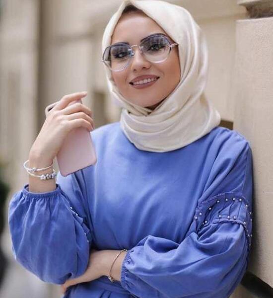 عکس دختر عینکی با حجاب