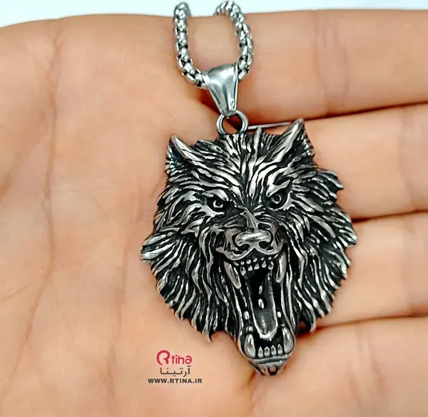 عکس گردنبند گرگ