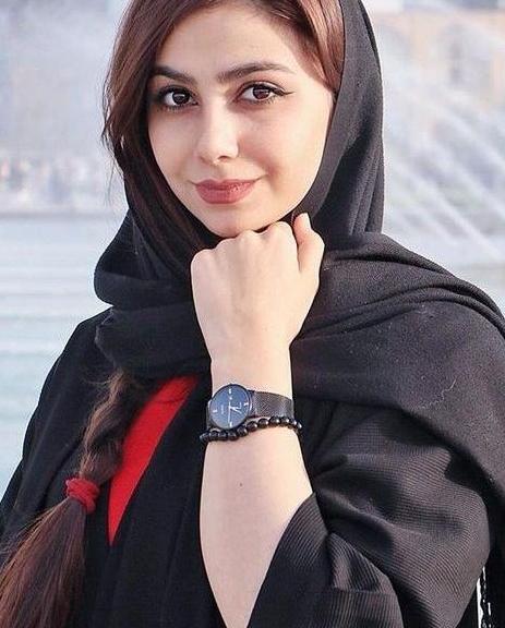 عکس فیک دختر ایرانی شبیه هم