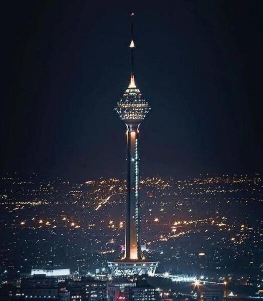 عکس شهر در شب از بالا