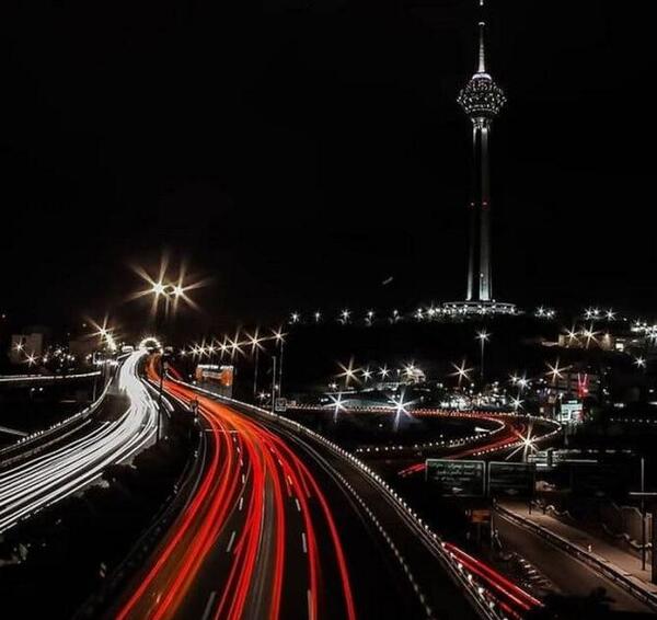 عکس شهر در شب از بالا