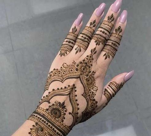 عکسهای طرح حنا روی دست