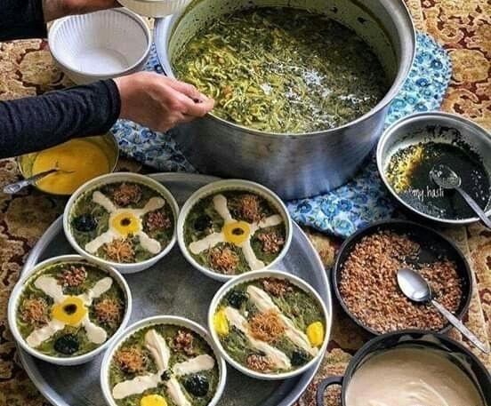 عکس آش رشته در طبیعت