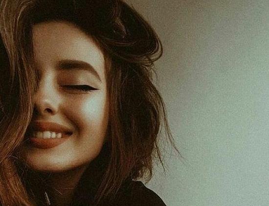عکس لبخند زیبای دختر