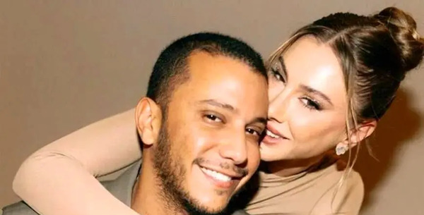 جدیدترین عکس برن سات و همسرش