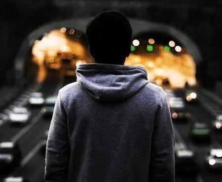 عکس پروفایل پسر غمگین بدون متن