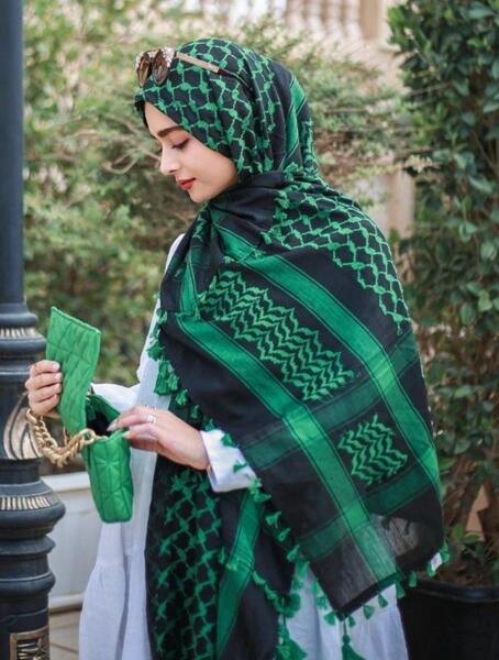 عکس زن کرد برای پروفایل
