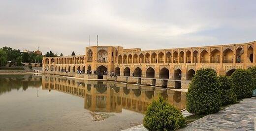 عکس طلبه در حرم امام رضا