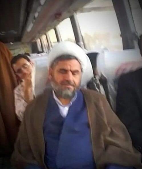 عکس طلبه در حرم امام رضا
