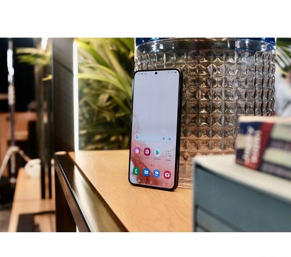 عکس گوشی گلکسی s22
