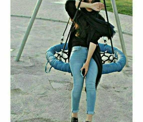 عکس فیک ایستاده