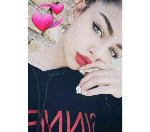 عکس فیک ایستاده