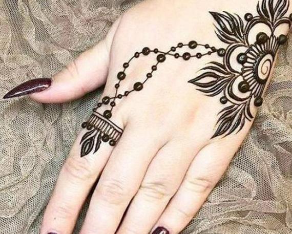 عکس از حنا روی دست