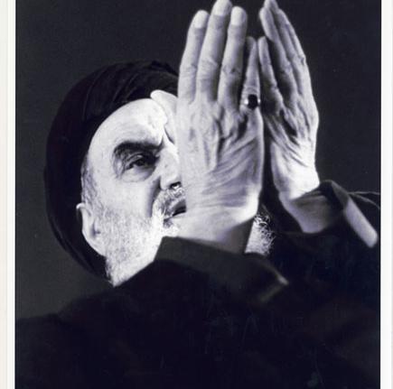 عکس رهبری نیم رخ