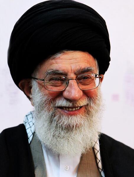 عکس رهبری نیم رخ