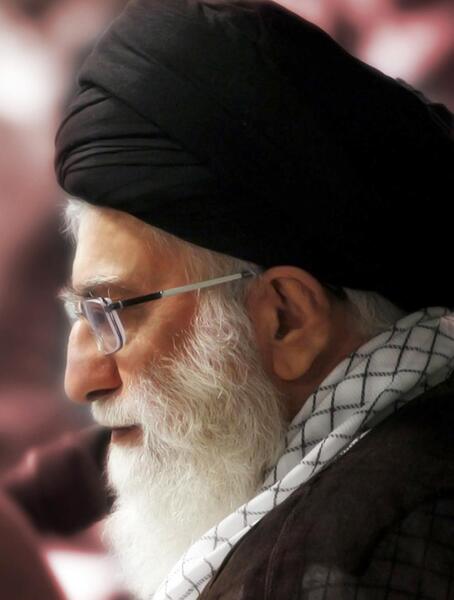 عکس رهبری نیم رخ