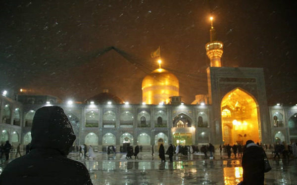 عکس چاقو زدن در حرم امام رضا
