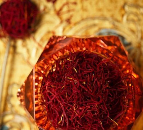 عکس چای زعفران نیوشا