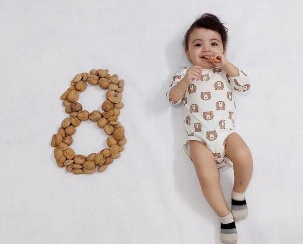ایده عکس هشت ماهگی