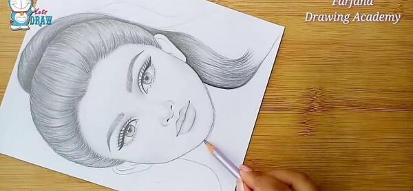 عکس نقاشی صورت دختر ساده
