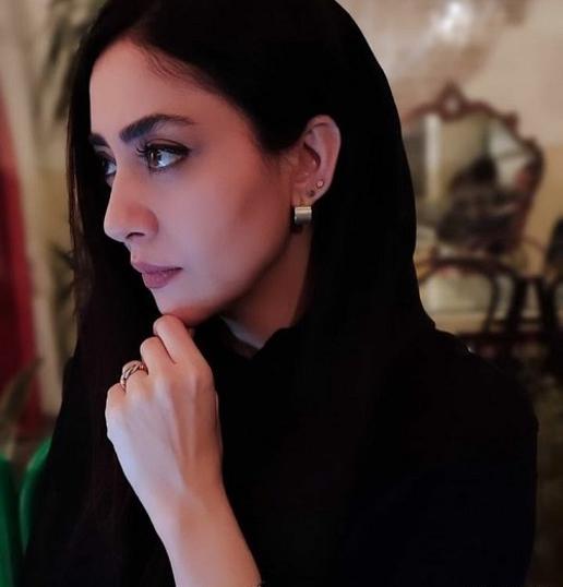 عکس پای بهاره کیان افشار در اینستا