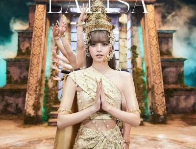 عکس لیسا با تاج