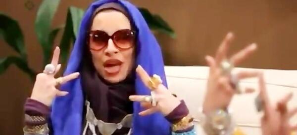 عکس ضرب المثل دیگ به دیگ میگه روت سیاه