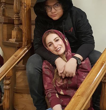 عکس شقایق دهقان و فرزندانش