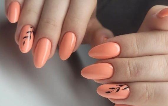 عکس کاشت ناخن هلویی اکلیلی