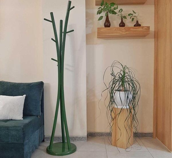 عکس چوب لباسی ایستاده
