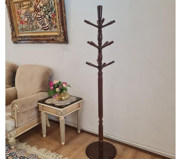 عکس چوب لباسی ایستاده