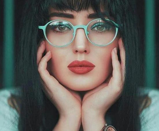 ایده عکس سلفی دخترانه