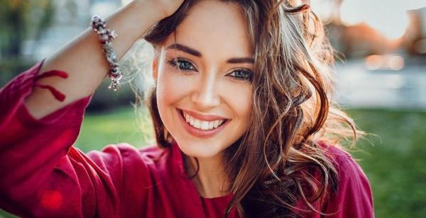 عکس نقاشی چهره خندان