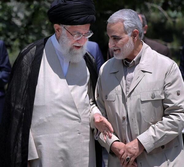 عکس قاسم سلیمانی رهبری